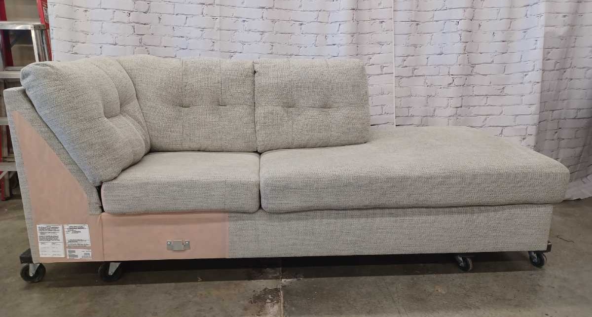 Mahoney 2 Piece Sectional with Chaise - Pebble/Right Facing - Gallery Image 31